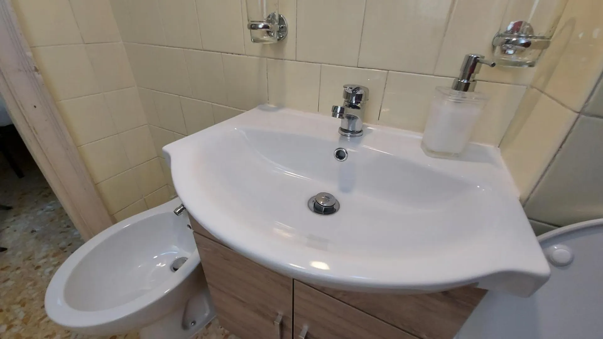 Homestay Rome Fani Room
