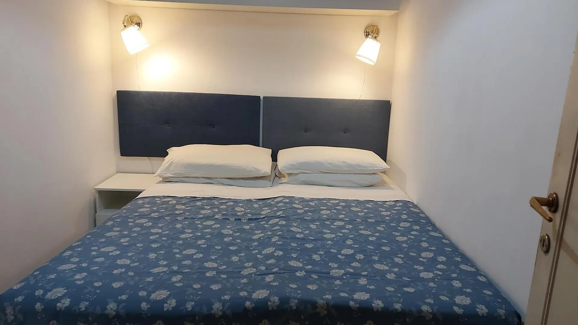 Rome Fani Room contacts